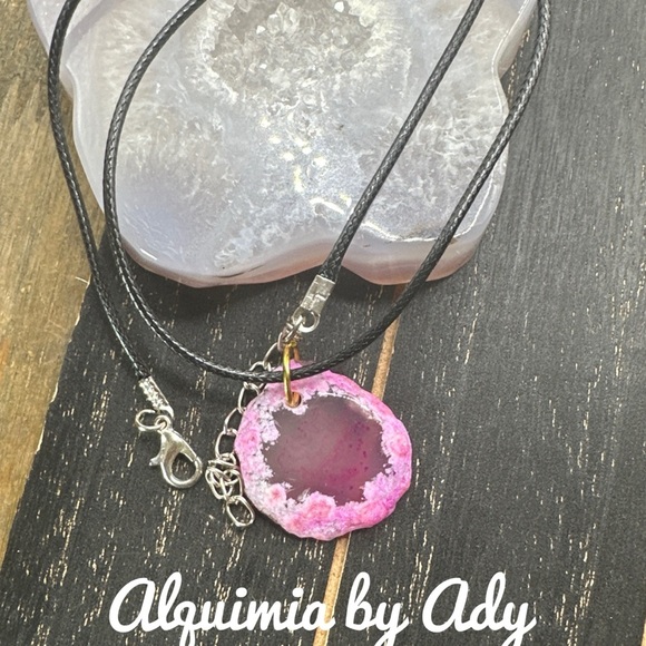 Alquimia Pink Geode Pendant Necklace - Picture 1 of 1